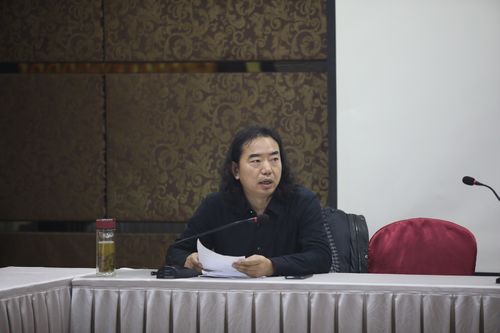 8.研讨会第二组召集人音乐系主任祝真伟发言