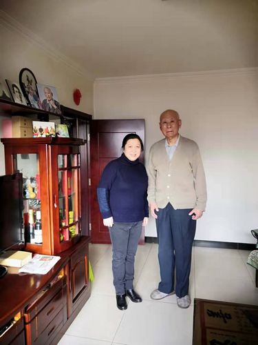 3黄珊珊副院长慰问张庆良老师