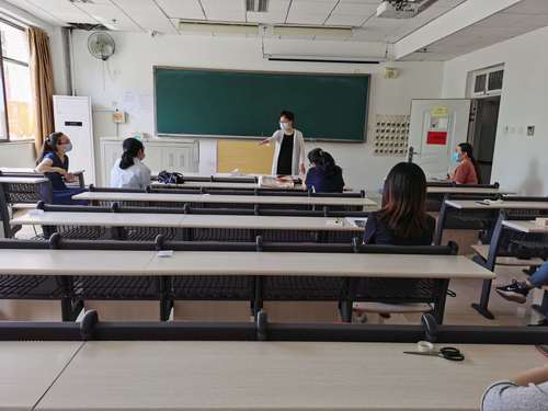 2.学院党委书记毕兆炜讲话