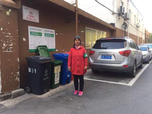 2.赵国红老师参加桶前值守