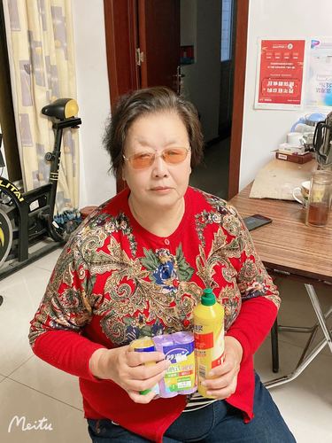 7.刘鸿筠老师积极执行垃圾分类