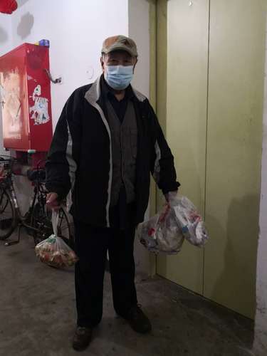 8.马永俊老师积极执行垃圾分类