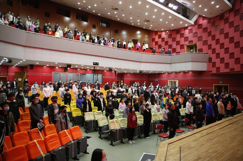 3、全场起立 齐唱国歌 3、全场起立 齐唱国歌