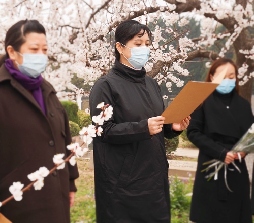 副院长许翠介绍郝校长生平