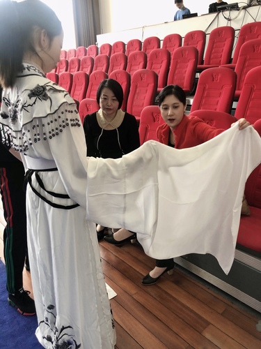 5.许院指导浙艺学生