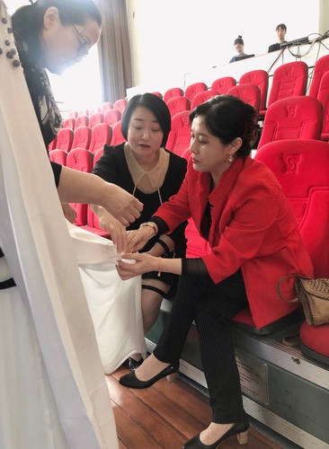 6.许院指导浙艺学生