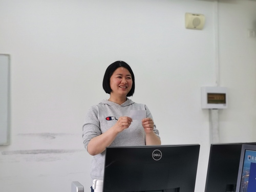 易琼老师在即兴演讲