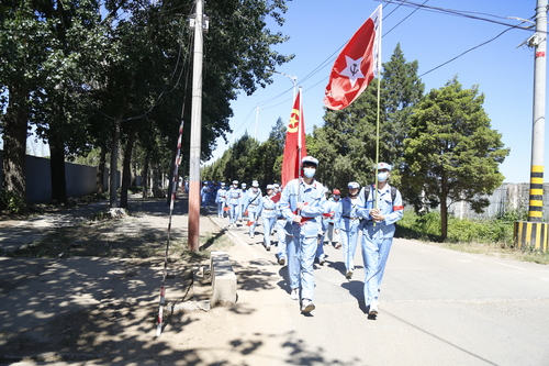 1.同学们体验长征路1