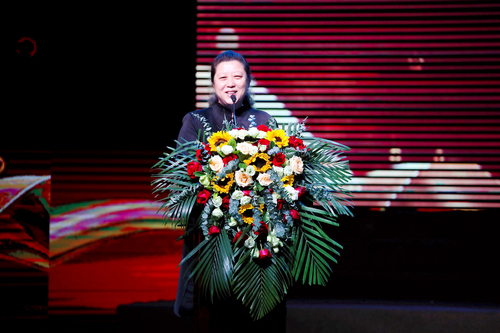 院长黄珊珊致辞