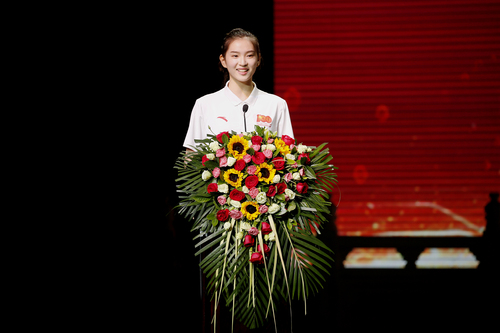 20、高职舞蹈2020班孟旭代表获奖学生发言