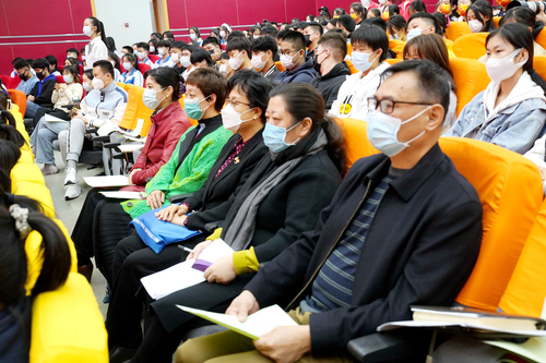 1. 院领导、各系部主任出席典礼