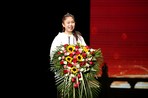 22. 新生代表中专曲艺2021班李亚宸同学发言