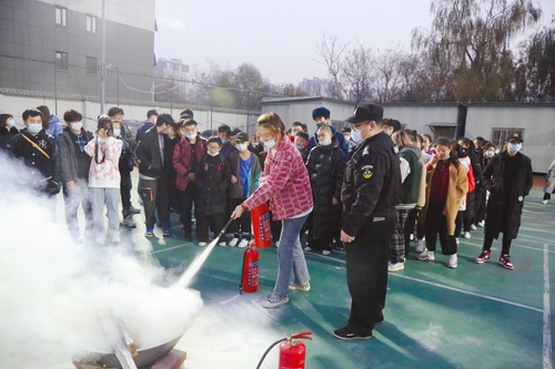 灭火器实操演练3