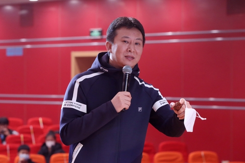 5舞蹈系主任田石杰讲话