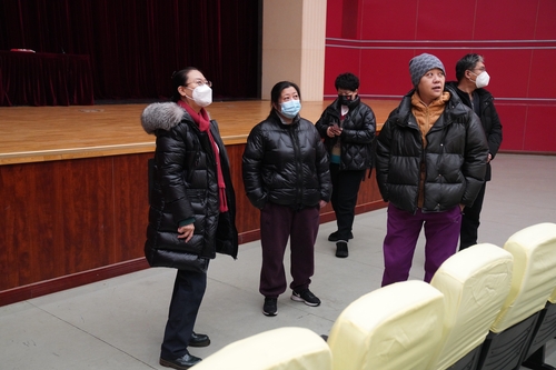 院领导带队全面检查少儿戏剧场情况