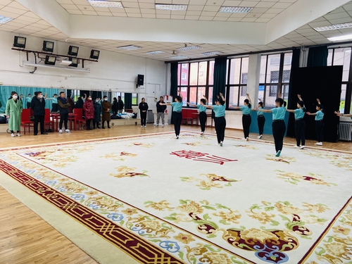 院领导巡查京剧系专业课堂