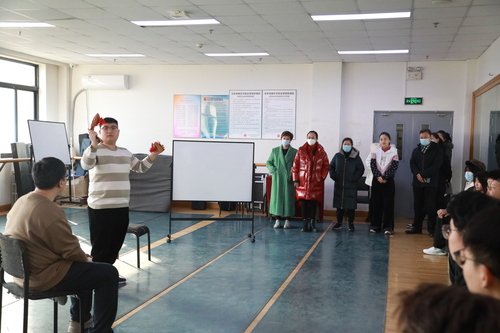 院领导巡查曲艺系专业课堂