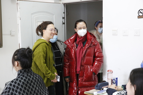 院领导巡查公共教学部文化课堂