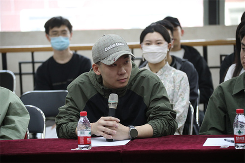 6-4北京京剧院团总支团员青年代表交流发言