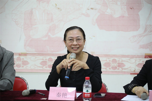 9学院院长、党委副书记秦艳讲话