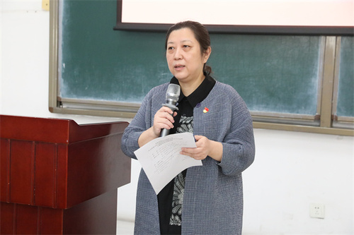 3学院党委书记黄珊珊讲话