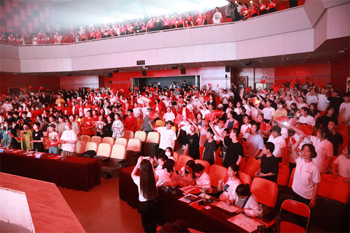 20-3、全场合唱《我和我的祖国》