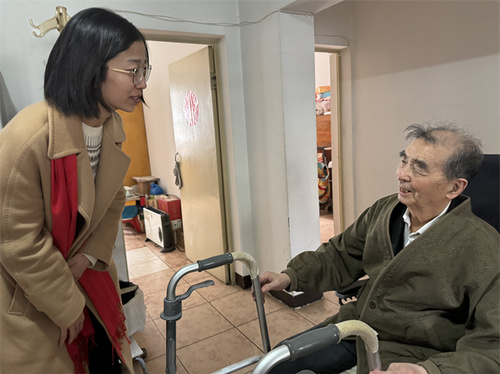 6、刁江辉副院长慰问离休干部李庆森老师 (2) 6、刁江辉副院长慰问离休干部李庆森老师 (2)
