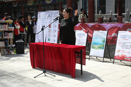 14曲艺系团支部评书《杨金花夺印》