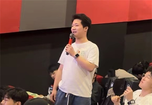 高职曲艺2022班鞠俊越