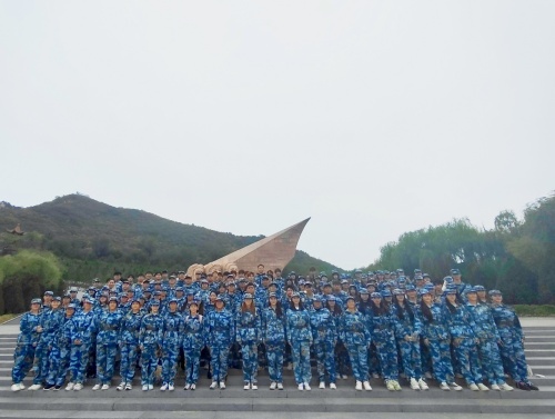 1学院高职2024级军训学生参观中国航空博物馆