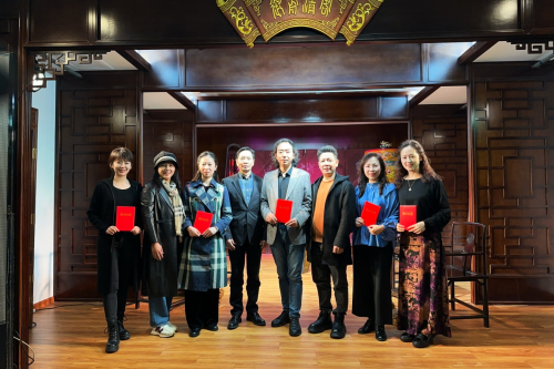 图片7创新团队教师与泉州市南音传承中心领导及传承人合影