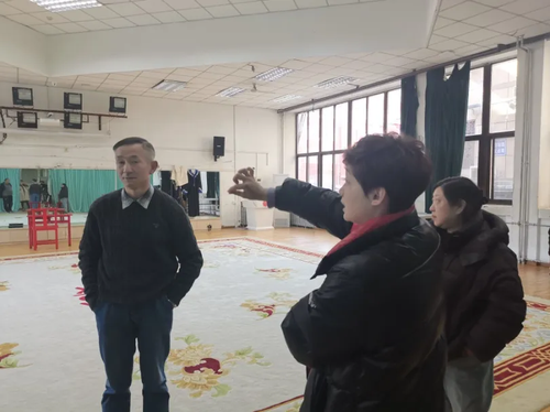 检查京剧系练功厅