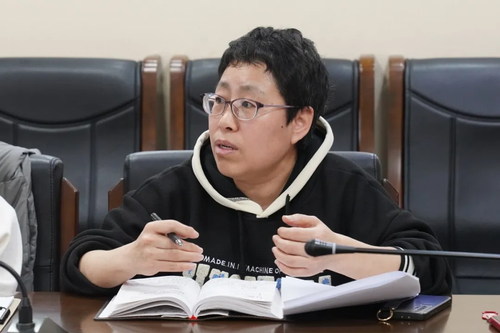 科研处兼艺术研究中心主任王晓燕