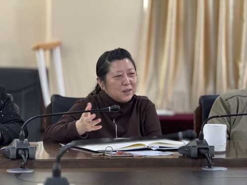 1.学院党委书记黄珊珊讲话