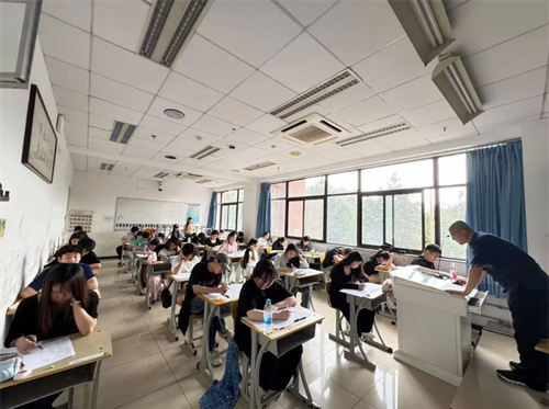 公共教学部文化考试现场2