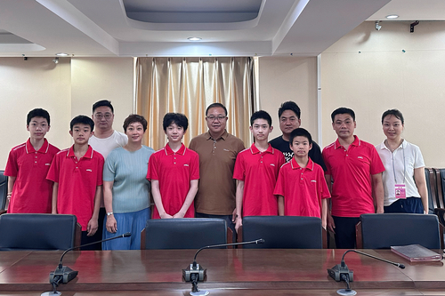 院领导暑期慰问1