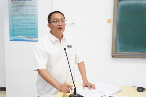 7学生处负责人章秋君讲话