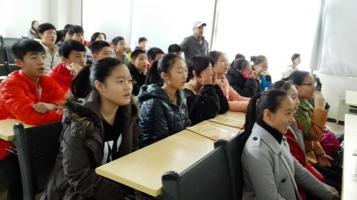 4齐声合唱《真心英雄》_调整大小