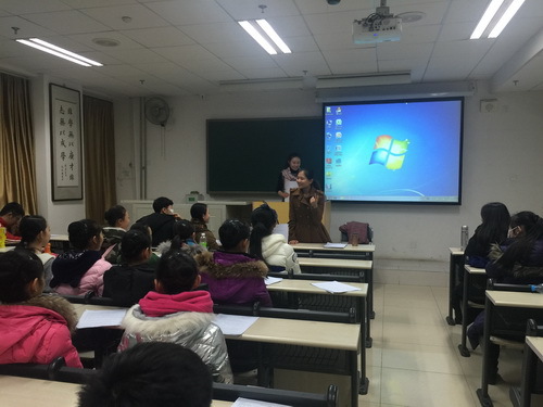 1-学生处中专部负责人唐晶晶老师作培训动员_调整大小