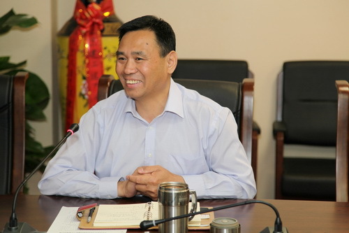 北京市政法卫生文化工会向我院颁发职工之家示范单位牌匾6