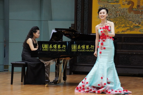 04孟璐获全国技能大赛高职声乐一等奖_调整大小