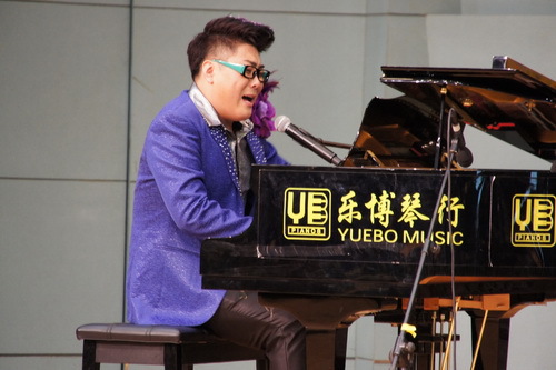 03刘歆迪获全国技能大赛高职声乐一等奖_调整大小