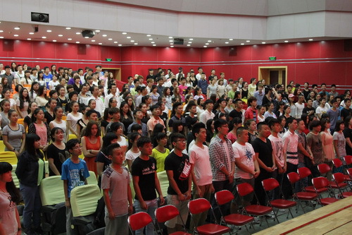 IMG_2470高职学生开学典礼_调整大小