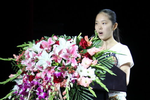 IMG_2692获奖学生发言_调整大小