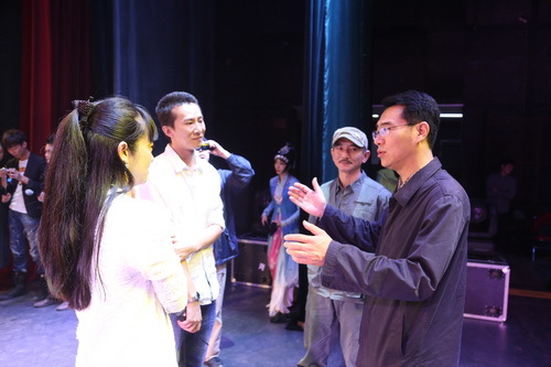 鍏氬涔﹁鍒樺疂鍗?9鏃ヨ鐪嬫紨鍑哄悗涓庣郴棰嗗浜よ皥_璋冩暣澶у皬