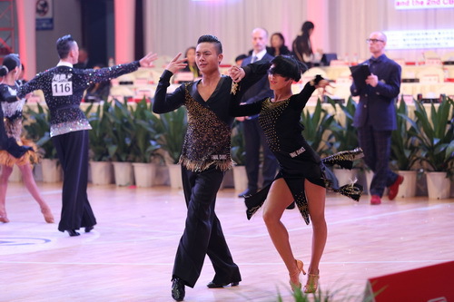 贺文佳、吕宏伟_调整大小