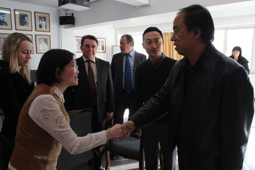 图2（刘侗院长接见卢大孔子学院院长、浙师大乌克兰研究中心主任李姬花博士）_调整大小