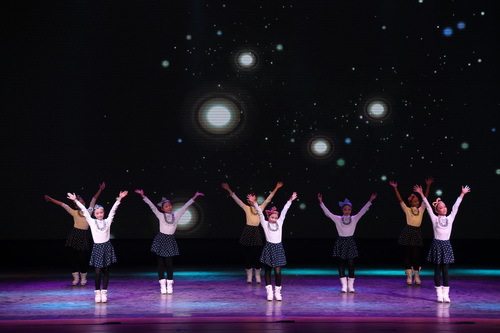 14现代舞《少女时光》14_调整大小