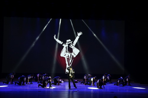 28现代舞《dangerous》28_调整大小