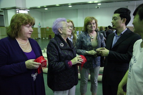 8.介绍民间最小手鼓_调整大小